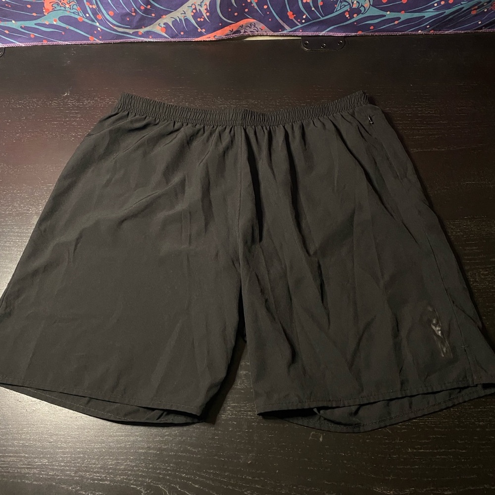 2XU Men's Black Athletic Shorts